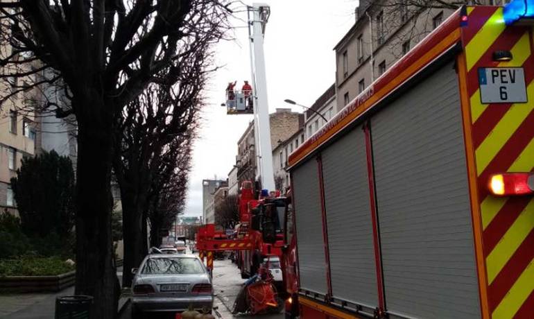 503-breve-1-incendie-lenine-25_02_2020-mairie_ivry.jpg