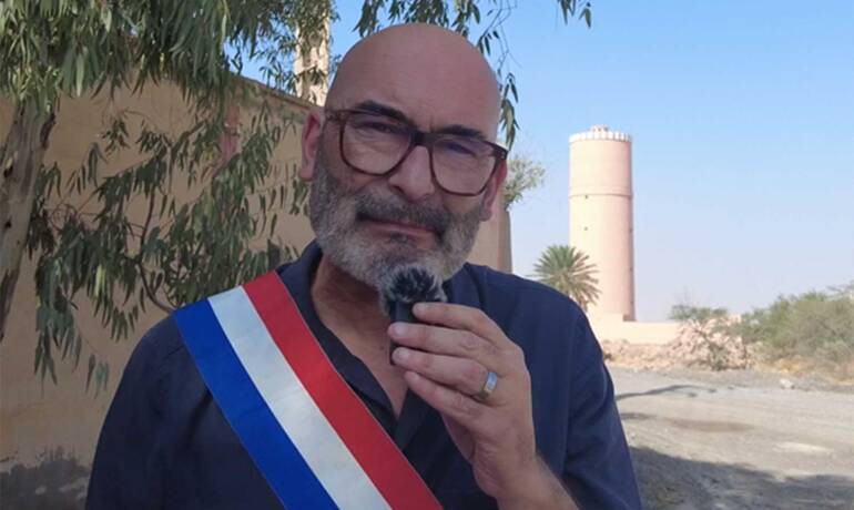 816-Breve-1-PB-devant-prison-Marakkech.jpg