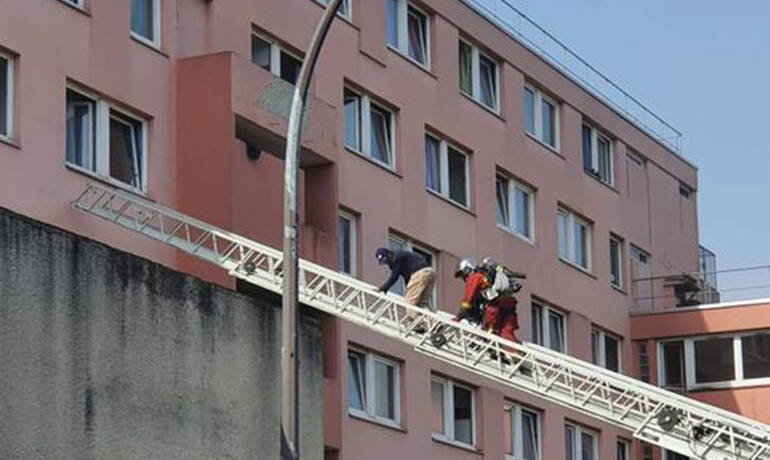 613-breve1-feu_Foyer_Adoma-1500-credit-Mairie-d_ivry-sur-seine.jpg