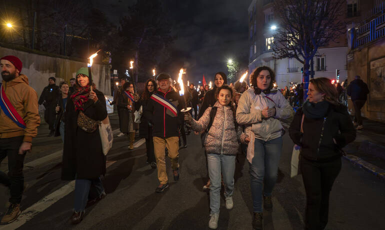 01-Marche_flambeau-education-notionale-2024-credit-Michael_Lombroso-02062024.jpg