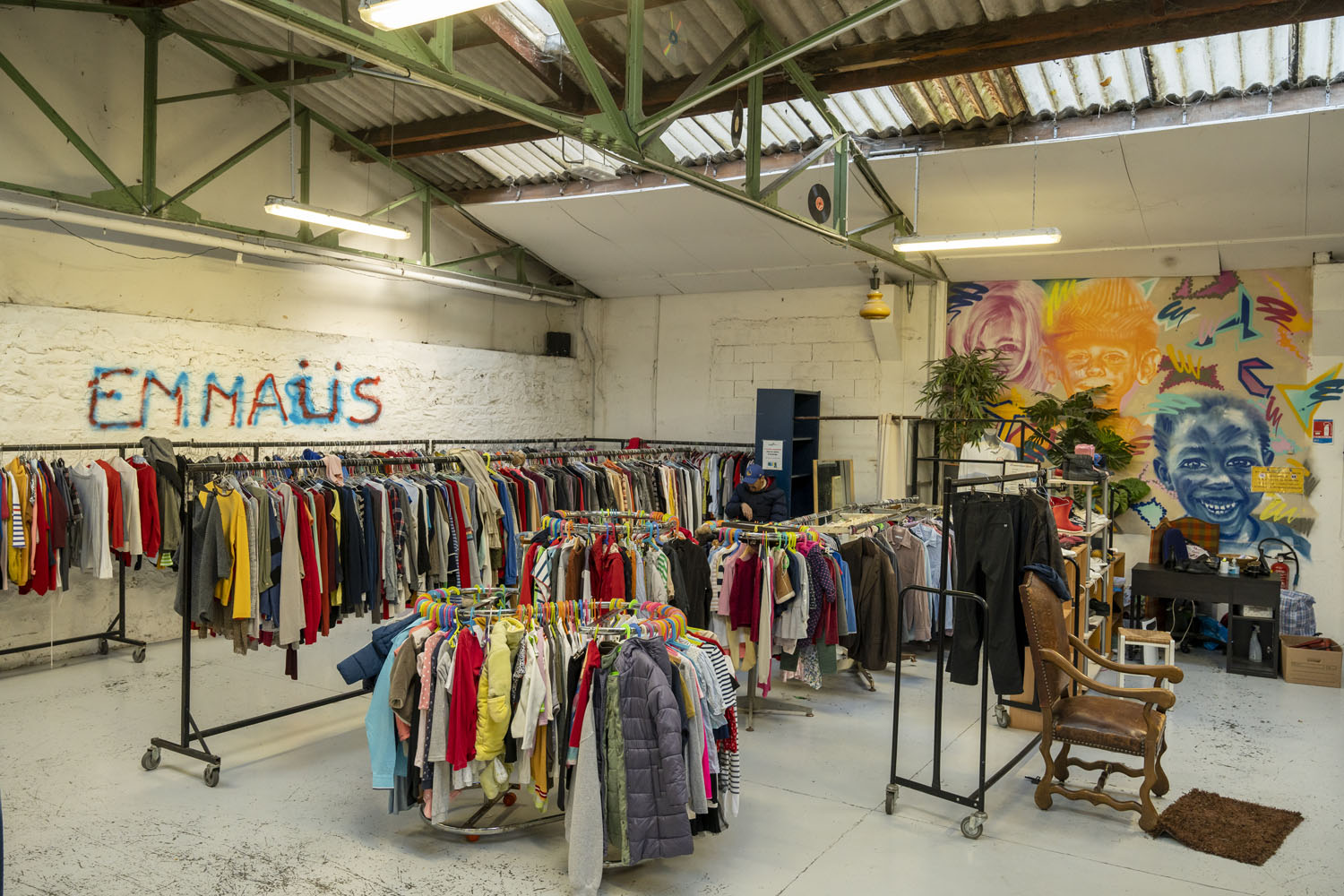 Emmaüs liberté des idéescadeaux par milliers Ville d'IvrysurSeine